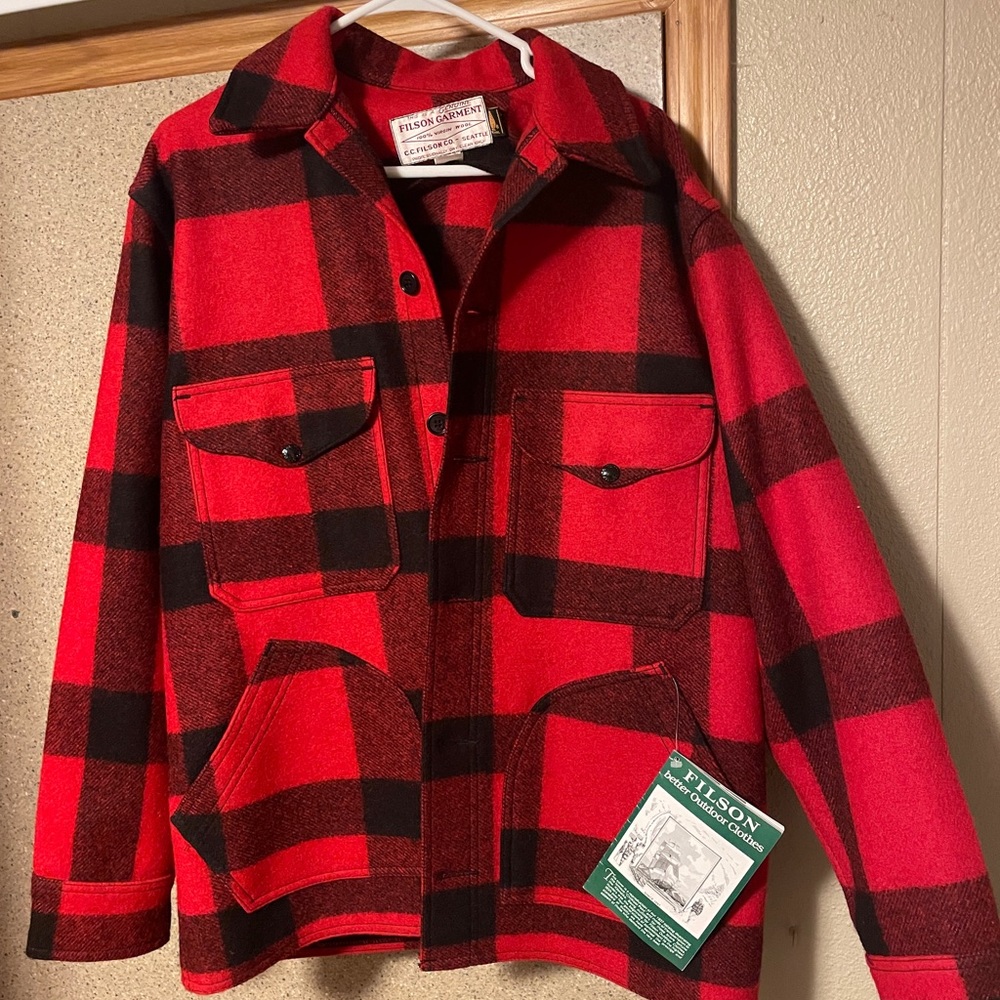 Filson Style 85 Mackinaw Coat. Red/Black.